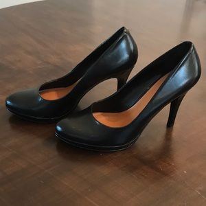 Nine West black pumps